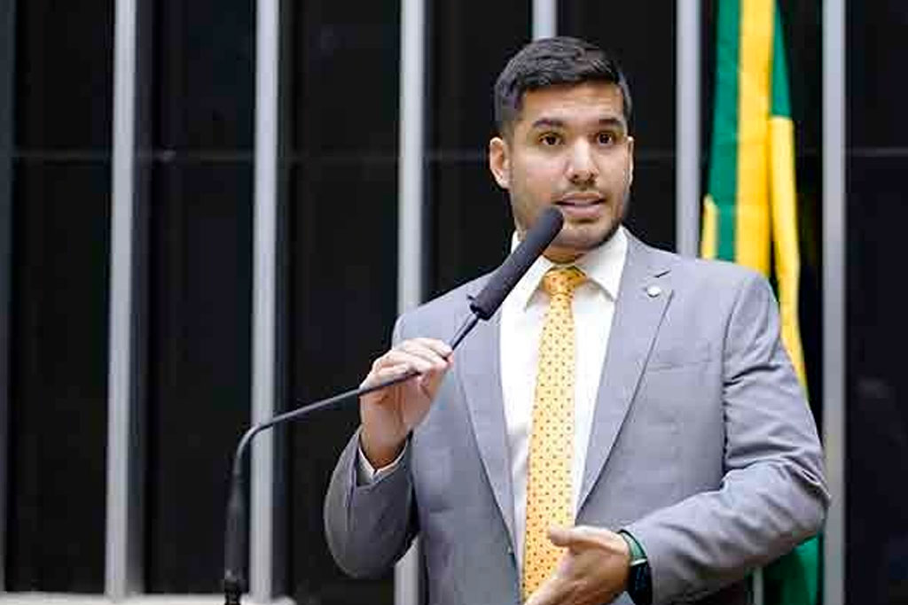 ANDRÉ FERNANDES